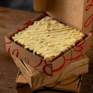 Toffee Branco com castanha de caju